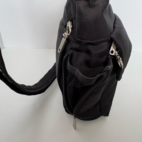 Travelon Anti-Theft Messenger bag medium black - Picture 8 of 14